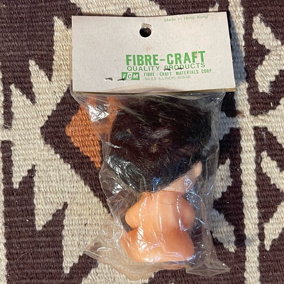 Vintage 1970’s NOS Fibre Craft Little Sandi Doll 3” No. 3067 Big Brown Eyes - Picture 2 of 3